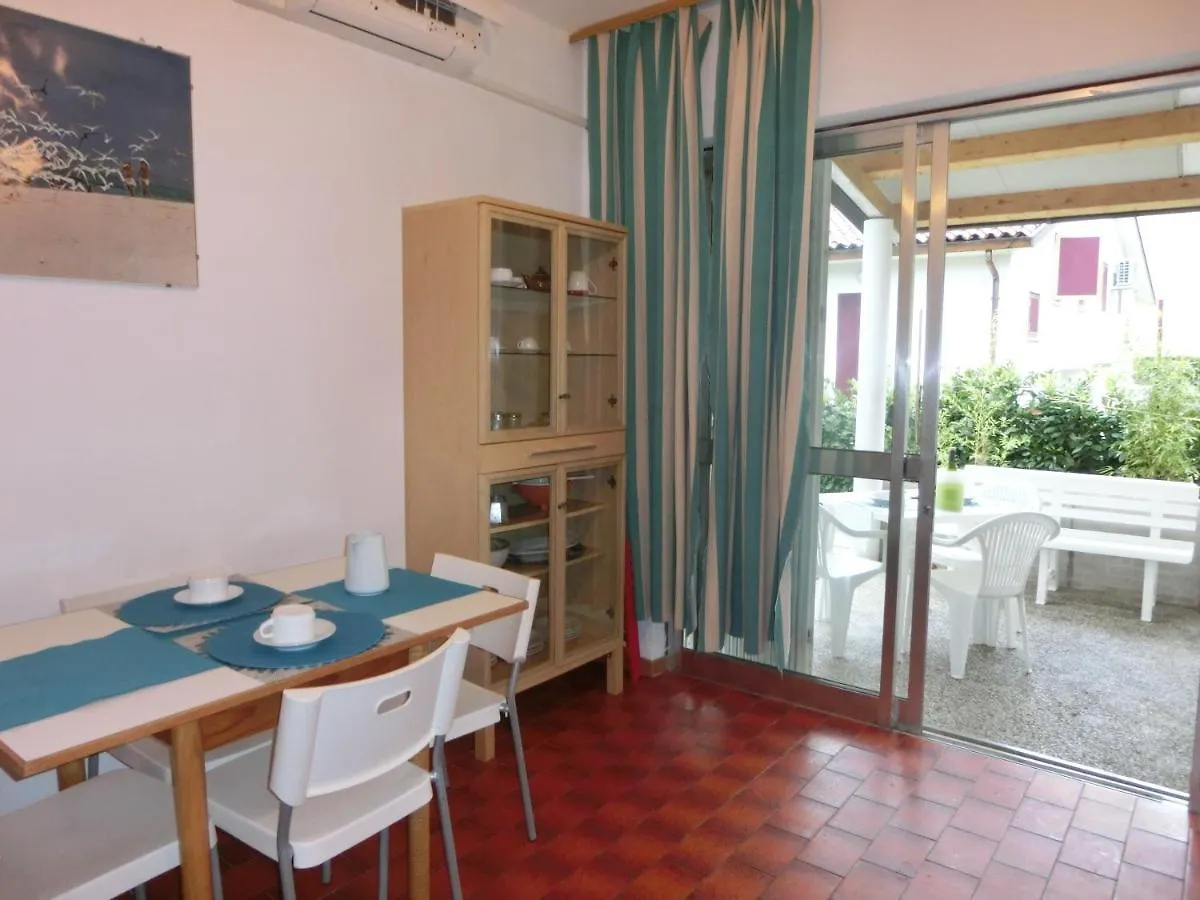 Apartment Two-Bedroom Villa In A Quiet Area Next To The Sea Bibione Italy